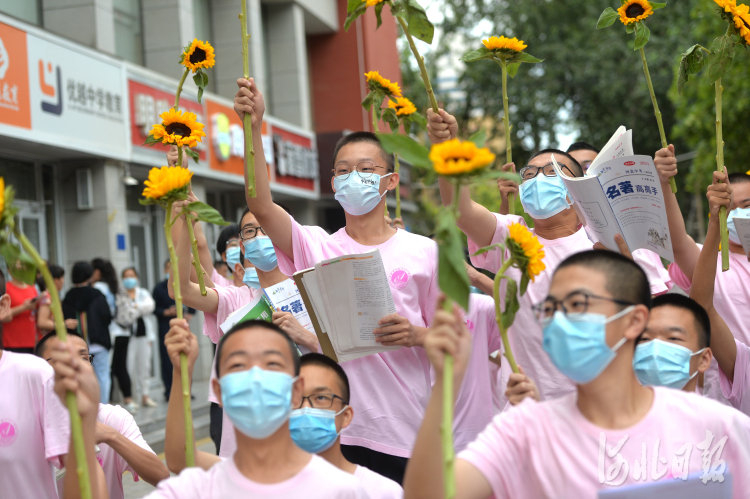 https://r.sinaimg.cn/large/article/7e62352717736651b608451ed9a1d3d1