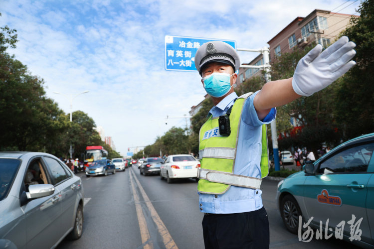 https://r.sinaimg.cn/large/article/83b764b31924762fb31c92473aa34c3f
