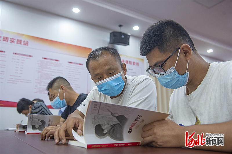 赶考路上新答卷——政治生态图片2.jpg