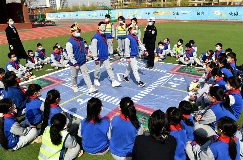 #（新华视界）（10）安全教育伴我行.jpg