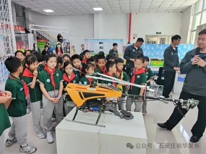 石家庄市青园街小学开展“探秘新科技 解码无人机”红领巾研学实践活动_fororder_image007