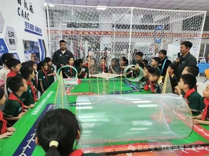 石家庄市青园街小学开展“探秘新科技 解码无人机”红领巾研学实践活动_fororder_image001