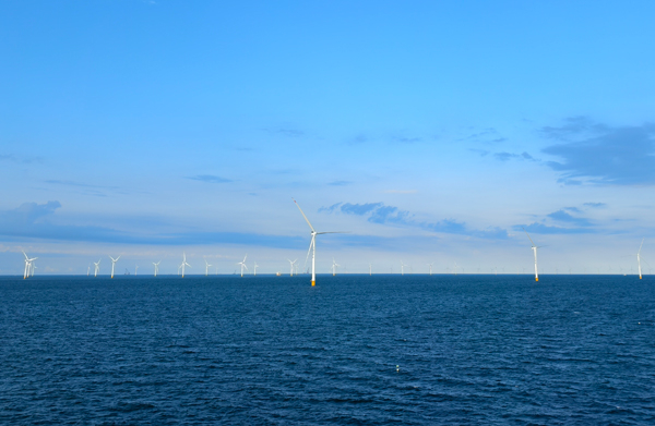 三峡江苏大丰800兆瓦海上风电项目。受访者供图